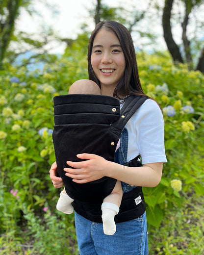 The Tiny Cuddles Velvet Carrier - Black