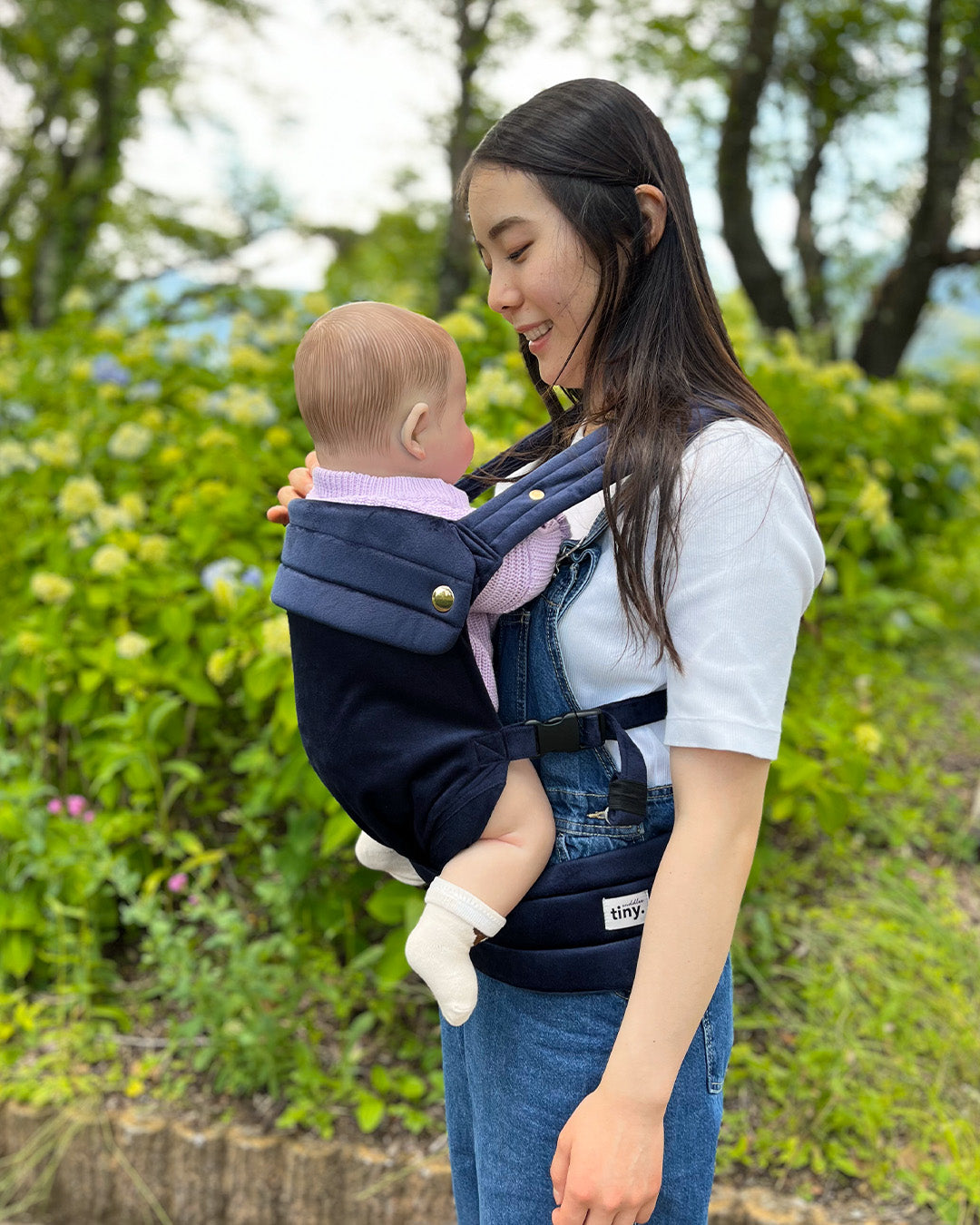 The Tiny Cuddles Velvet Carrier - Navy